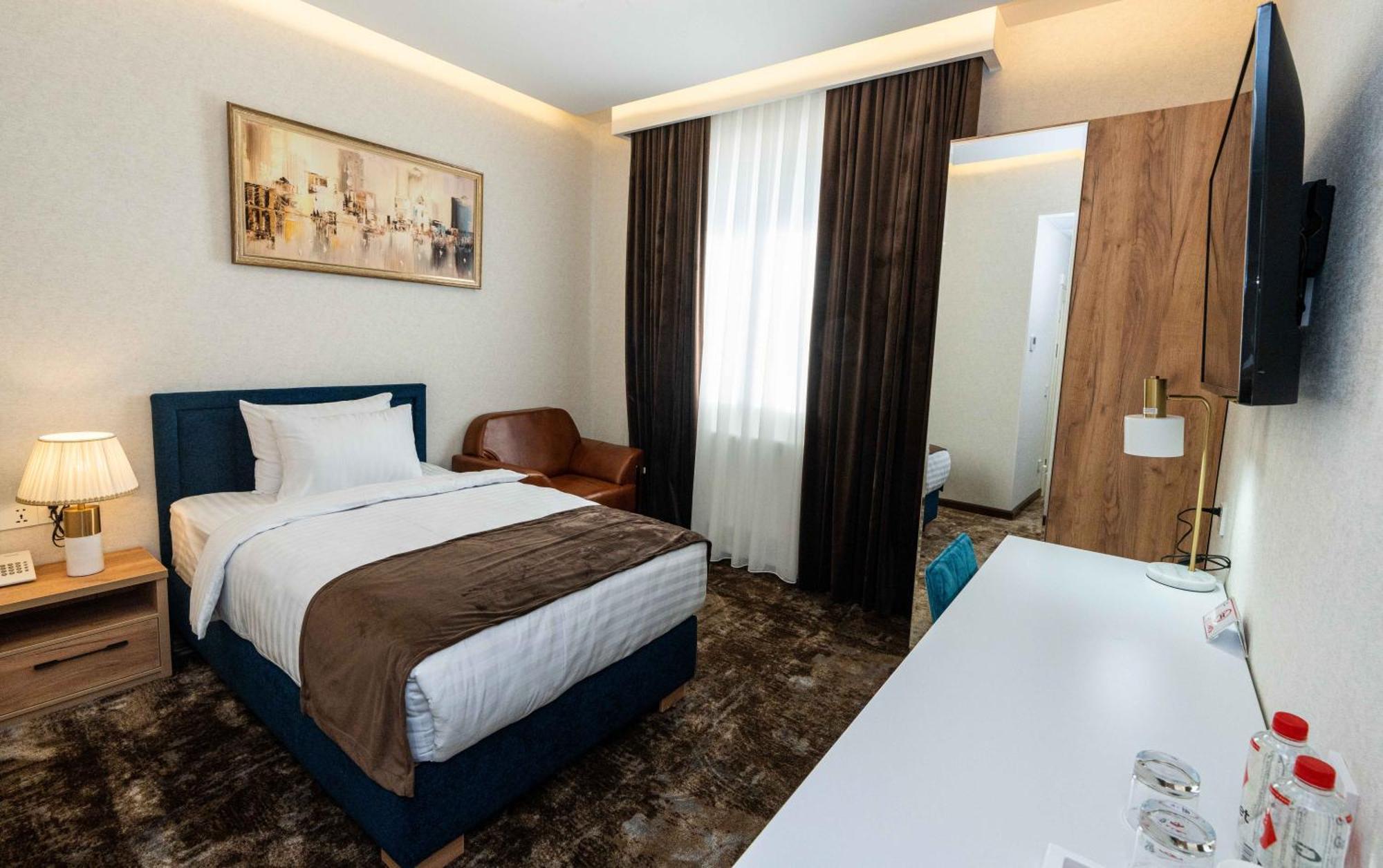 Garnet Mir Hotel Tashkent Exterior foto