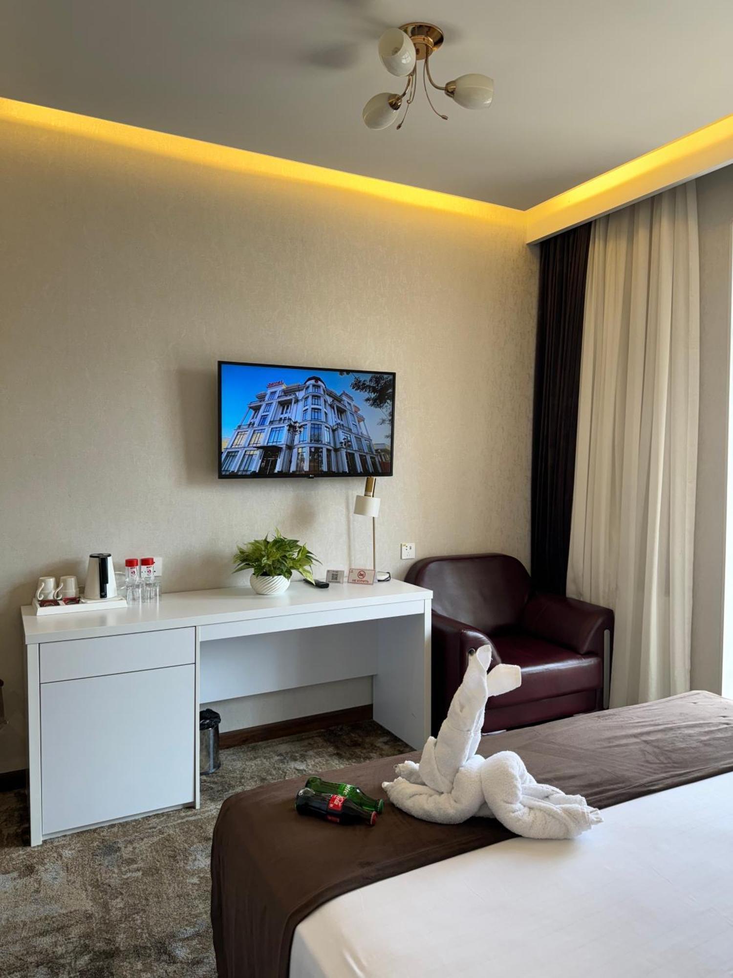 Garnet Mir Hotel Tashkent Exterior foto